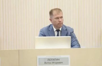 Сегодня День рождения у члена ЦИК России Антона Игоревича Лопатина