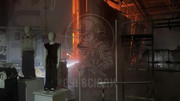 Последствия удара по торговому центру "СитиМолл" в Запорожье