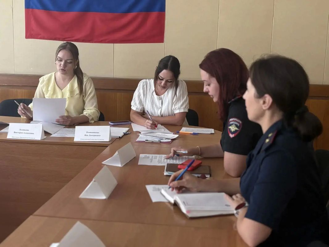 В Бердянске на заседании комиссии рассмотрели нарушения, допущенные несовершеннолетними В Бердянске на заседании комиссии рассмотрели нарушения, допущенные несовершеннолетними