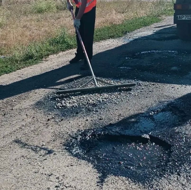 Ямочный ремонт дорог продолжается в Запорожской области Ямочный ремонт дорог продолжается в Запорожской области