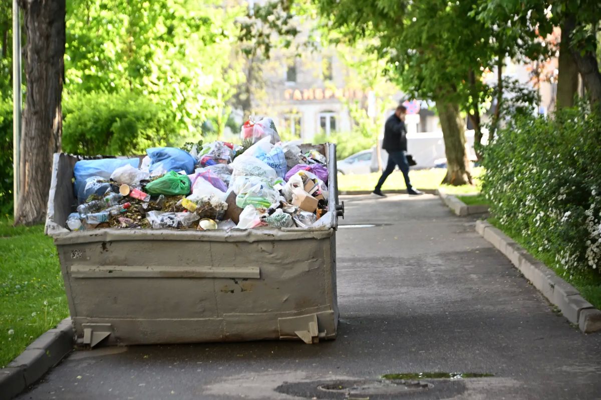 В Мелитополе убрали несанкционированную свалку на бульваре 30-летия Победы, сообщили в городской администрации