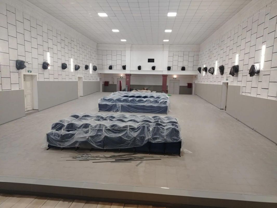 В Новобогдановке шефы обновили зрительный зал Дома культуры В Новобогдановке шефы обновили зрительный зал Дома культуры