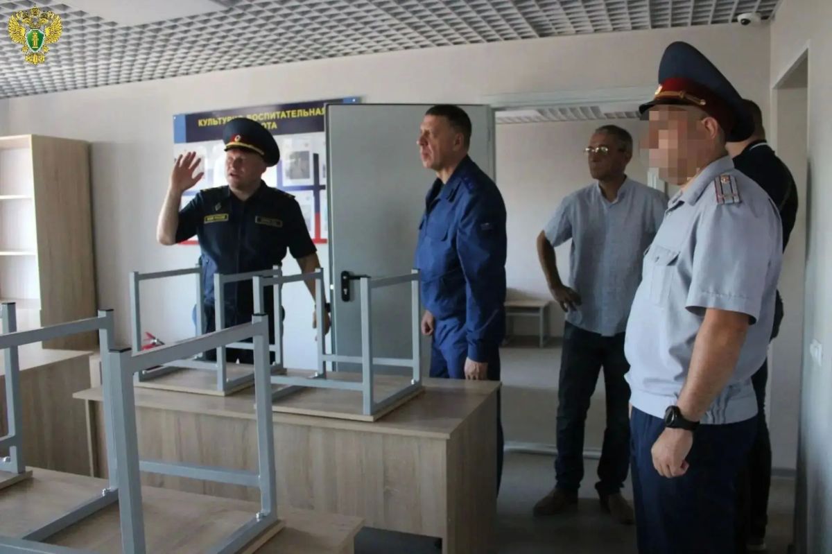 Прокурор Запорожской области Кирилл Осипчук совместно с Уполномоченным по правам человека в Запорожской области Николаем Мирошниченко совершили рабочий визит в ФКУ КП-3 УФСИН России по Запорожской области, расположенное в... Прокурор Запорожской области Кирилл Осипчук совместно с Уполномоченным по правам человека в Запорожской области Николаем Мирошниченко совершили рабочий визит в ФКУ КП-3 УФСИН России по Запорожской области, расположенное в...