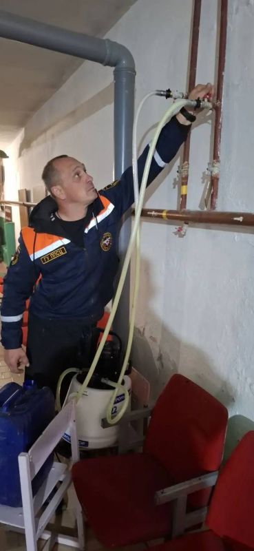 Совместно с администрацией Пологовского муниципального округа и теплоснабжающей организацией организовали работы по промывке и опрессовке отопительных систем в образовательных и административных зданиях Совместно с администрацией Пологовского муниципального округа и теплоснабжающей организацией организовали работы по промывке и опрессовке отопительных систем в образовательных и административных зданиях