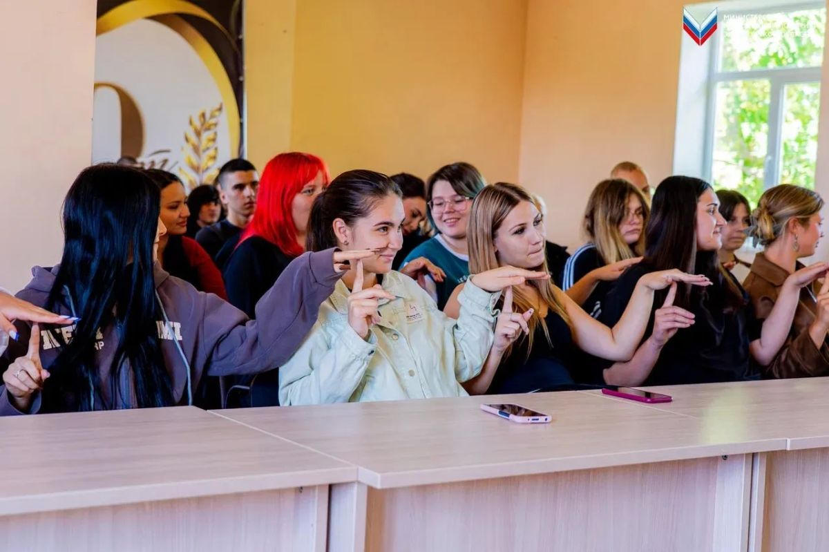 Мастер-классы для молодёжи, направленные на поддержку инициатив и раскрытие творческого потенциала, продолжают проходить в нашем регионе Мастер-классы для молодёжи, направленные на поддержку инициатив и раскрытие творческого потенциала, продолжают проходить в нашем регионе