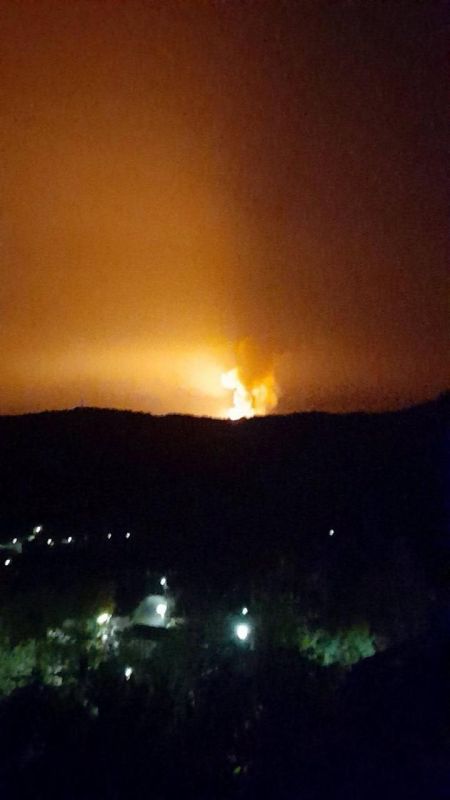 В Болгарии горит склад боеприпасов завода EMCO: произошла серия взрывов В Болгарии горит склад боеприпасов завода EMCO: произошла серия взрывов
