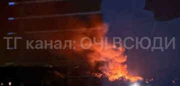 В Запорожье после прилета вспыхнул пожар