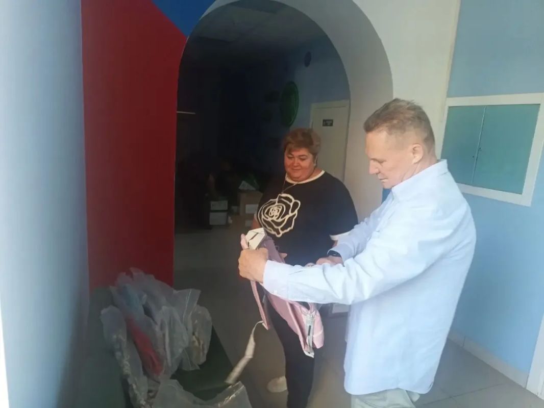 Вместе с главой Пологовского муниципального округа Алексеем Салминым посетили школу в селе Григорьевка Вместе с главой Пологовского муниципального округа Алексеем Салминым посетили школу в селе Григорьевка