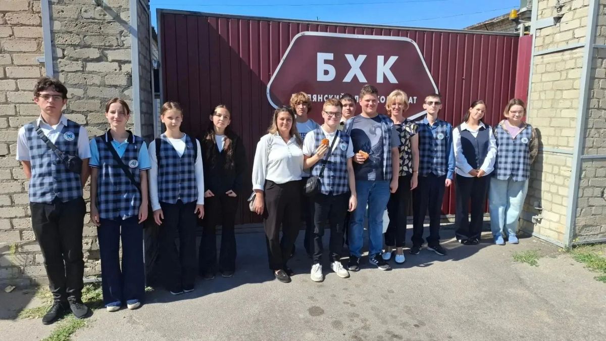 С пылу с жару: школьники Бердянска побывали на хлебокомбинате С пылу с жару: школьники Бердянска побывали на хлебокомбинате