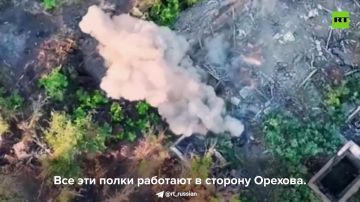 Тяжелейшие бои идут сейчас в Запорожской области — наши войска берут в полуохват Орехов и участок важнейшей трассы H-08, которая ведёт к столице региона