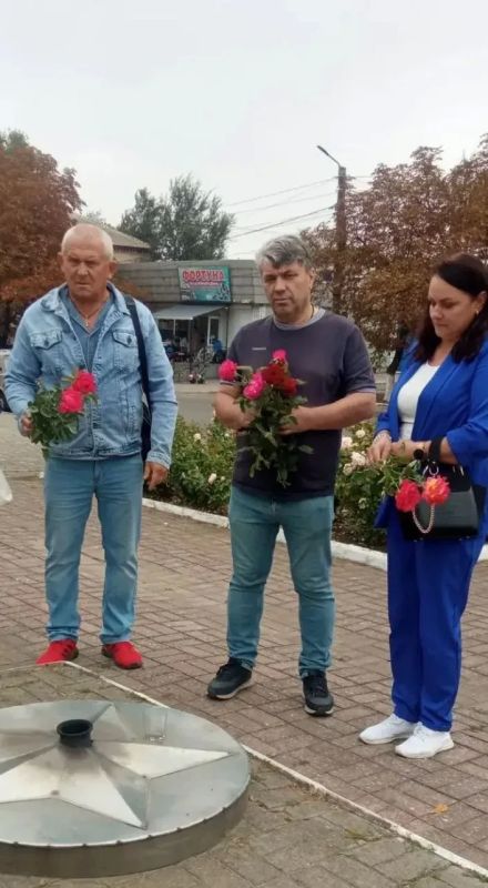 В пгт Куйбышево почтили память освободителей В пгт Куйбышево почтили память освободителей