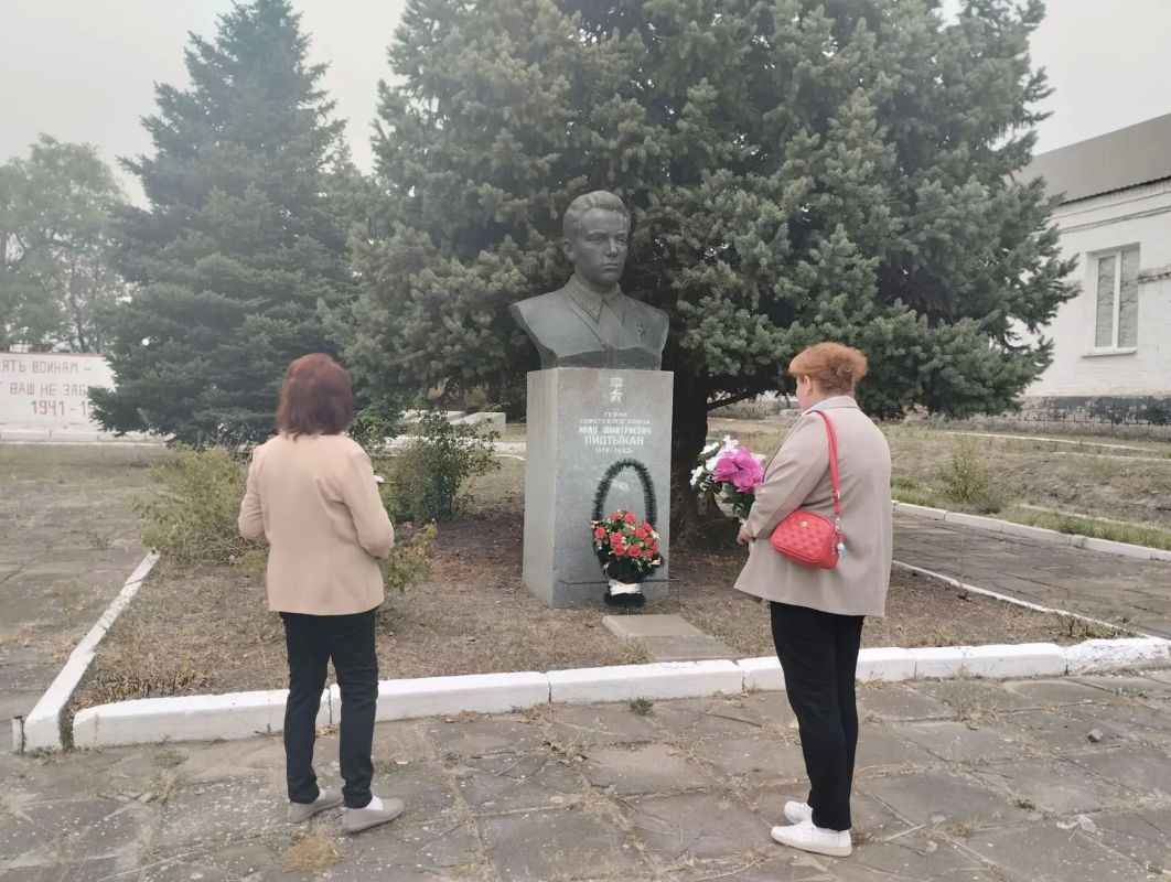 В селе Белоцерковка почтили память героев В селе Белоцерковка почтили память героев