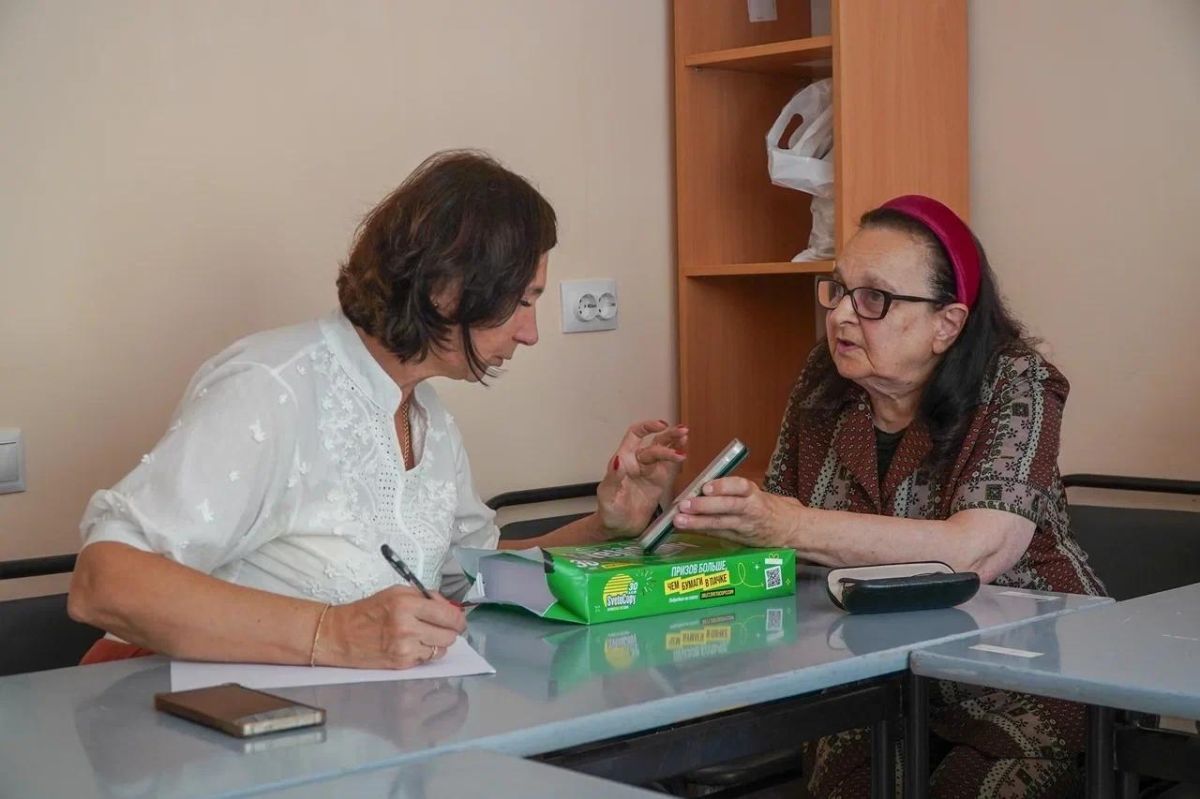 Председатель Мелитопольского городского Совета депутатов, член попечительского совета Запорожского регионального отделения Союза писателей России Ирина Матвиенко встретилась с коллегами — членами Мелитопольского... Председатель Мелитопольского городского Совета депутатов, член попечительского совета Запорожского регионального отделения Союза писателей России Ирина Матвиенко встретилась с коллегами — членами Мелитопольского...
