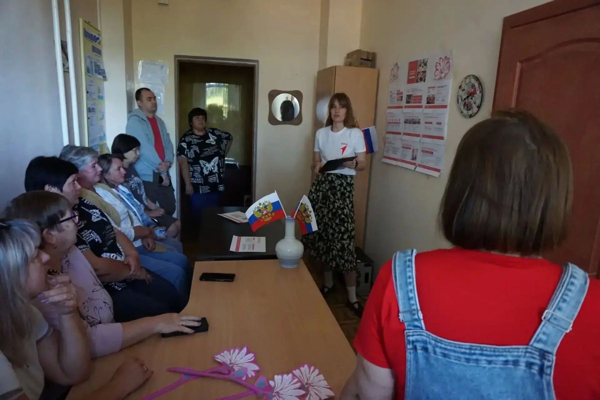 В ГКУ «Пологовское УСЗ» МТ и СП ЗО в рамках информационнопросветительской кампании по вовлечению специалистов учреждения в наставничество несовершеннолетних прошла встреча коллектива с представителем Пологовского отделения... В ГКУ «Пологовское УСЗ» МТ и СП ЗО в рамках информационнопросветительской кампании по вовлечению специалистов учреждения в наставничество несовершеннолетних прошла встреча коллектива с представителем Пологовского отделения...