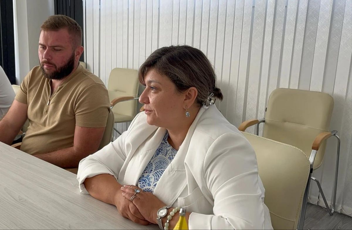 Министр труда и социальной политики Запорожской области вместе с Епископом Бердянским и Приморским обсудили поддержку населения Министр труда и социальной политики Запорожской области вместе с Епископом Бердянским и Приморским обсудили поддержку населения