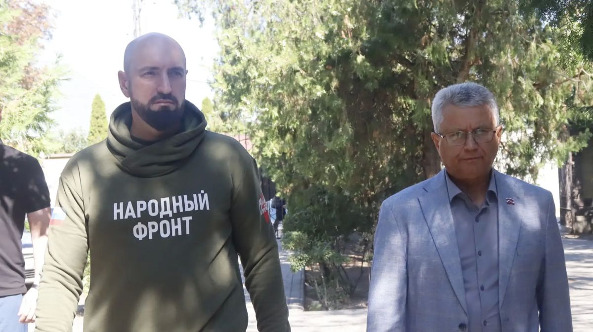 Виктор Емельяненко: Интеграция Запорожской области в правовое и культурное поле России — процесс многогранный. Важная роль в нём отводится выстраиванию связей между регионами Виктор Емельяненко: Интеграция Запорожской области в правовое и культурное поле России — процесс многогранный. Важная роль в нём отводится выстраиванию связей между регионами