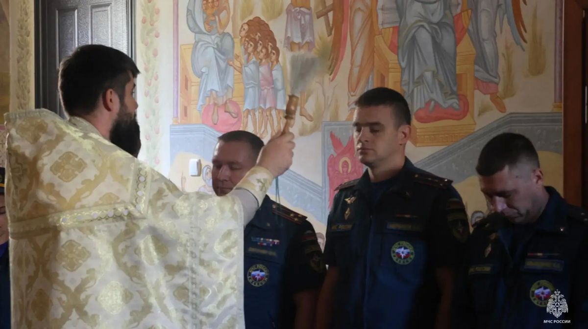 В Запорожской области спасатели МЧС России приняли участие в молебне в честь иконы Божией Матери «Неопалимая Купина» В Запорожской области спасатели МЧС России приняли участие в молебне в честь иконы Божией Матери «Неопалимая Купина»