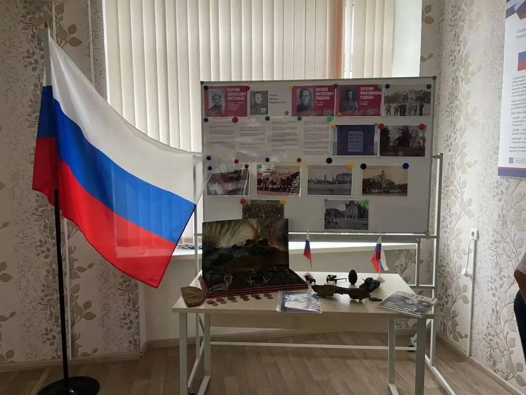 «Не властно над памятью время»: школьники Бердянска почтили память освободителей города «Не властно над памятью время»: школьники Бердянска почтили память освободителей города
