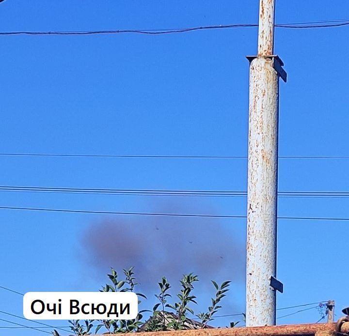 После прилета БпЛА в Запорожье поднимается столб дыма После прилета БпЛА в Запорожье поднимается столб дыма