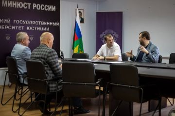Сенатор Совета Федерации Федерального Собрания РФ ознакомился с возможностями ДГУЮ Минюста России