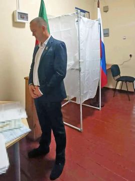 Сотрудники Администрации округа подают пример гражданской сознательности