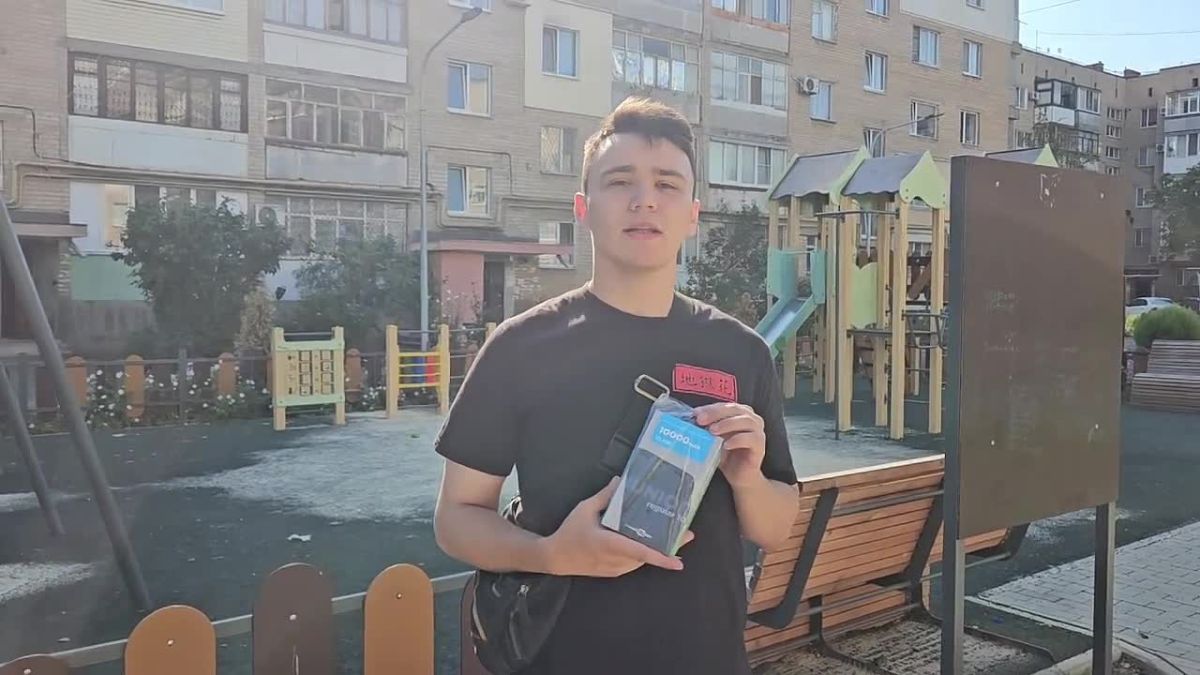 Каждый, кто впервые принимает участие в голосовании, получает подарок!