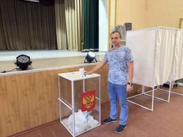 Депутат Куйбышевского окружного Совета депутатов Артём Владимирович Жиенко принял участие в голосовании