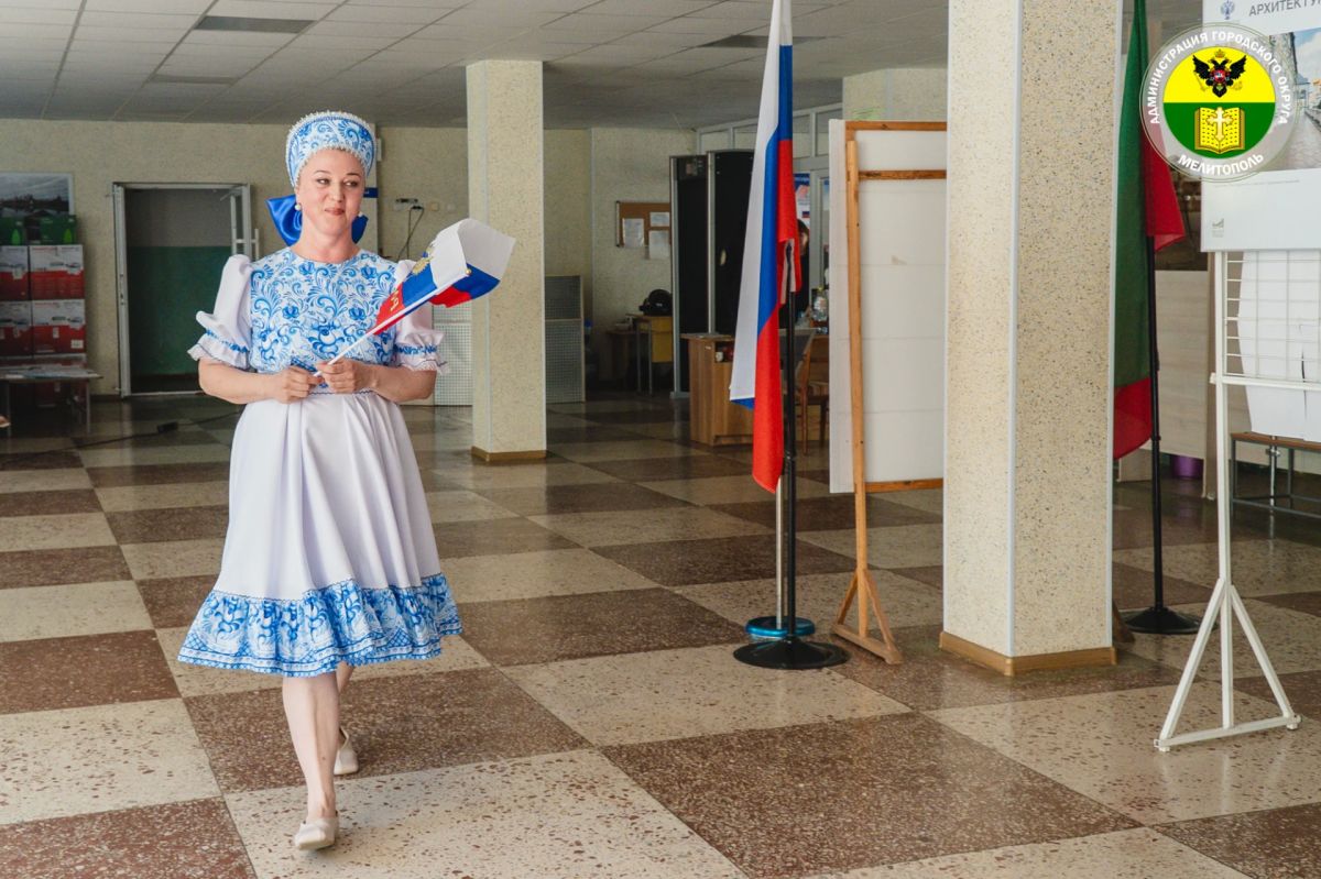 На одном из избирательных участков Мелитополя — необычная избирательница