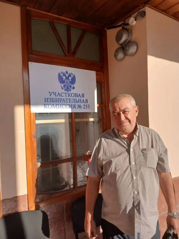 Депутат горсовета Виктор Бардась: "Голосование — это не просто гражданский долг, а определение будущего" Депутат горсовета Виктор Бардась: "Голосование — это не просто гражданский долг, а определение будущего"