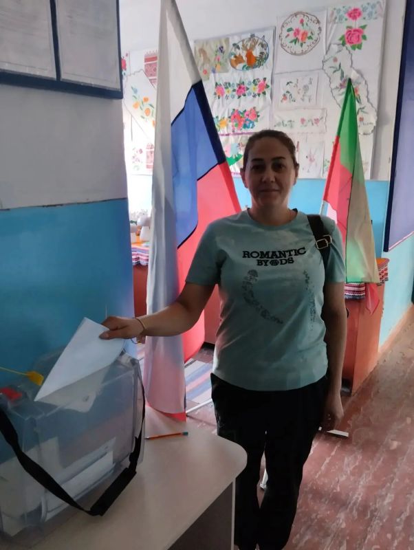 Свой голос отдала депутат Куйбышевского окружного Совета депутатов Ирина Николаевна Комар