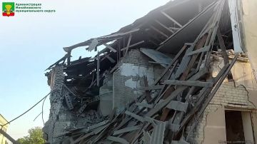 Кадры из школы в пгт Пришиб, по которой сегодня ночью ударили ВСУ