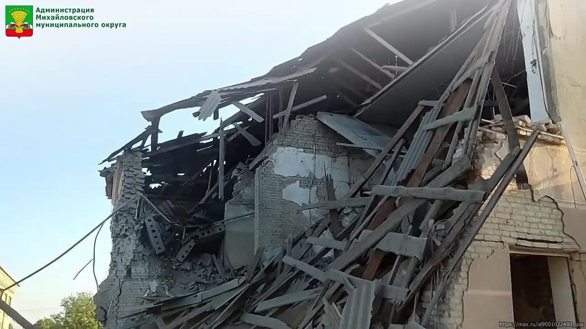 В единый день голосования ВСУ ударили по действующей школе в Михайловском округе Запорожской области