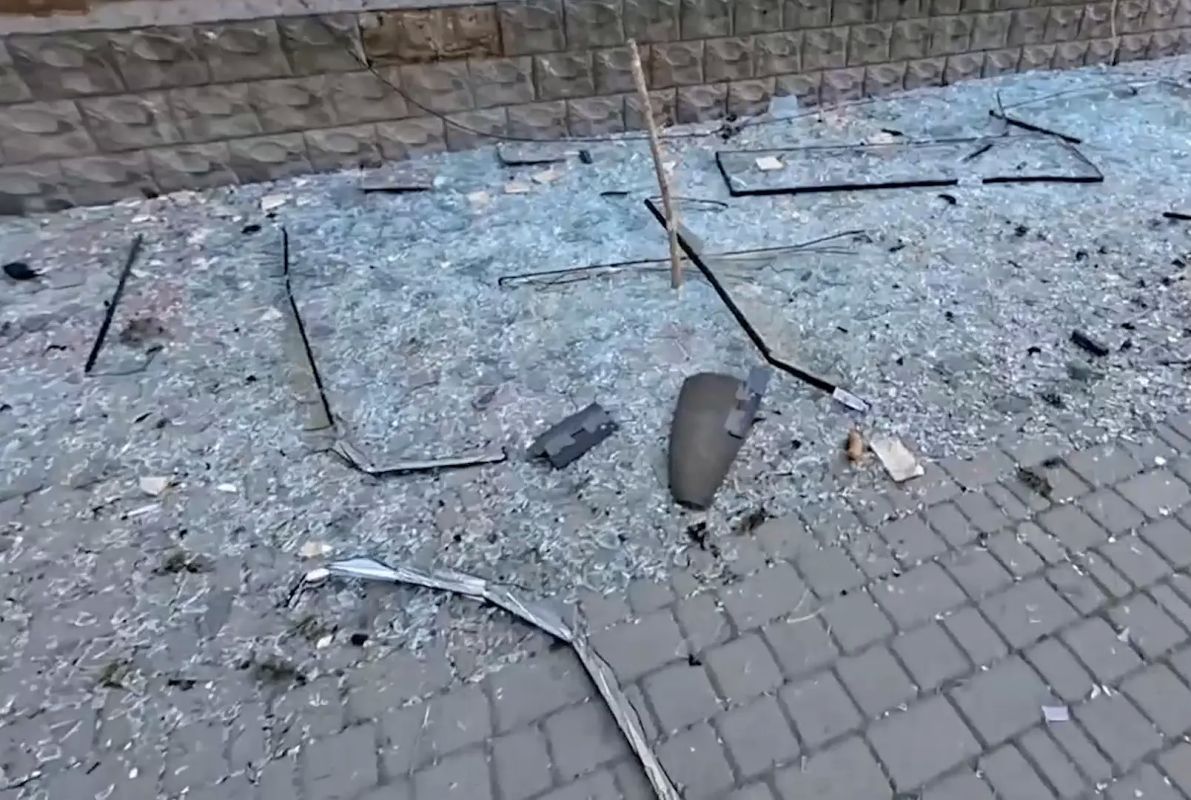 Здание Министерства АПК и продовольственной политики повреждено в результате атаки БпЛА ВСУ на Мелитополь Здание Министерства АПК и продовольственной политики повреждено в результате атаки БпЛА ВСУ на Мелитополь