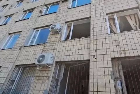 В Мелитополе в результате атаки БПЛА ВСУ было повреждено здание министерства АПК, сообщает канал "Никванта" В Мелитополе в результате атаки БПЛА ВСУ было повреждено здание министерства АПК, сообщает канал "Никванта"