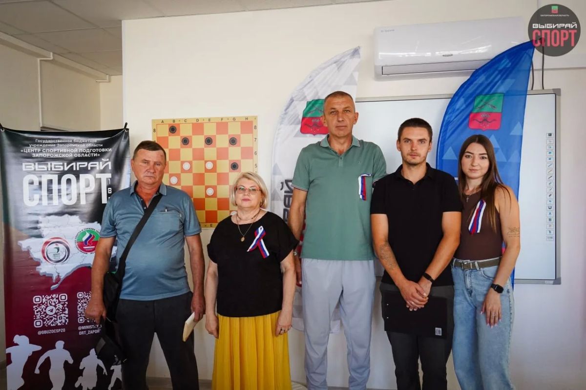 В Мелитополе состоялась встреча в демонстрационно-просветительском центре ко Дню воссоединения с Россией В Мелитополе состоялась встреча в демонстрационно-просветительском центре ко Дню воссоединения с Россией