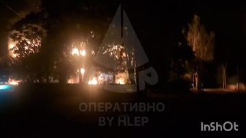 В Запорожье после атаки падает ТЦ «Интрейд»