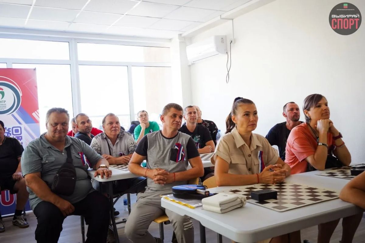 В Мелитополе состоялась встреча в демонстрационно-просветительском центре ко Дню воссоединения с Россией В Мелитополе состоялась встреча в демонстрационно-просветительском центре ко Дню воссоединения с Россией