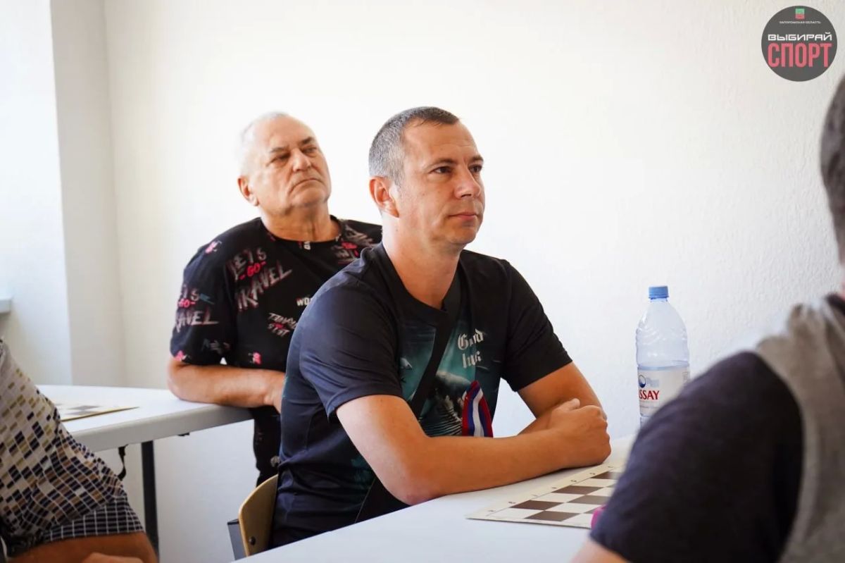 В Мелитополе состоялась встреча в демонстрационно-просветительском центре ко Дню воссоединения с Россией В Мелитополе состоялась встреча в демонстрационно-просветительском центре ко Дню воссоединения с Россией