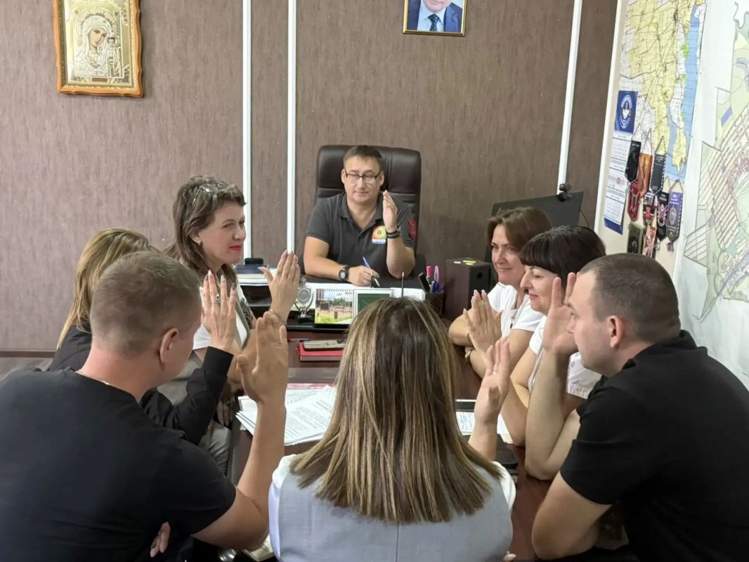 В Акимовском муниципальном округе определены победители и призеры ежегодного конкурса «Человек труда» В Акимовском муниципальном округе определены победители и призеры ежегодного конкурса «Человек труда»