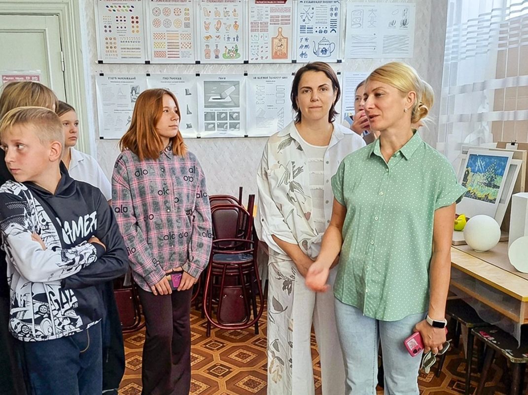 «Первый профтур нового учебного года: школьники познакомились с миром творчества в Акимовской ДШИ» «Первый профтур нового учебного года: школьники познакомились с миром творчества в Акимовской ДШИ»