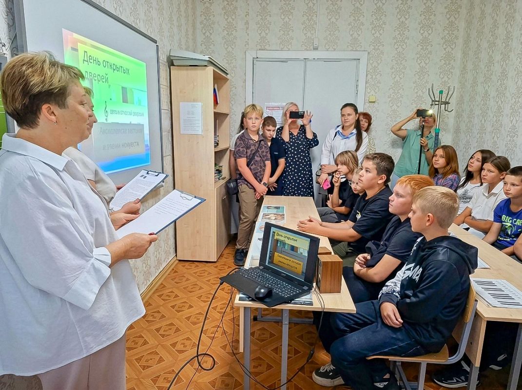 «Первый профтур нового учебного года: школьники познакомились с миром творчества в Акимовской ДШИ» «Первый профтур нового учебного года: школьники познакомились с миром творчества в Акимовской ДШИ»