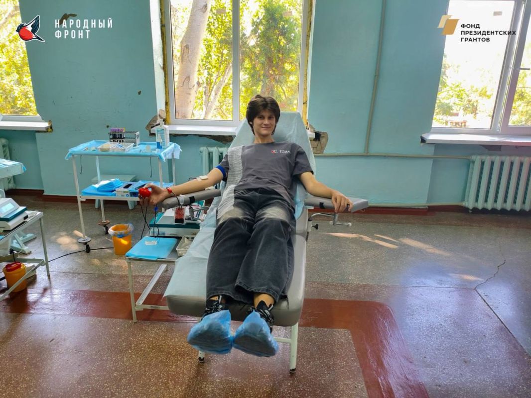 Молодежка Народного фронта Токмака сдала кровь ко Дню города Молодежка Народного фронта Токмака сдала кровь ко Дню города