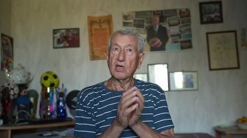 Активисты Народного фронта навестили легендарного бердянского тренера