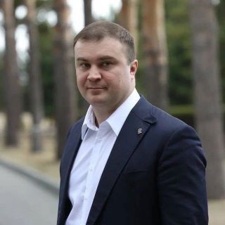 Губернатор Омской области Виталий Хоценко провел встречу с руководителем Федерального архивного агентства Андреем Артизовым и заместителем начальника Управления информационного и документационного обеспечения Президента...