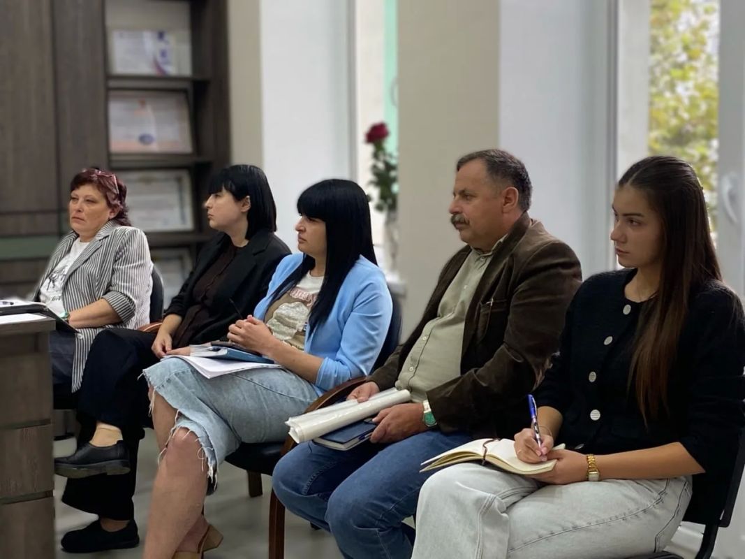 В Администрации Мелитопольского муниципального округа прошло совещание с начальниками территориальных отделов В Администрации Мелитопольского муниципального округа прошло совещание с начальниками территориальных отделов