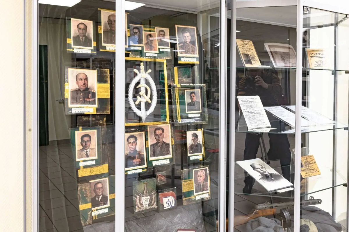 "Служба предстоит тяжелая и очень опасная" "Служба предстоит тяжелая и очень опасная"
