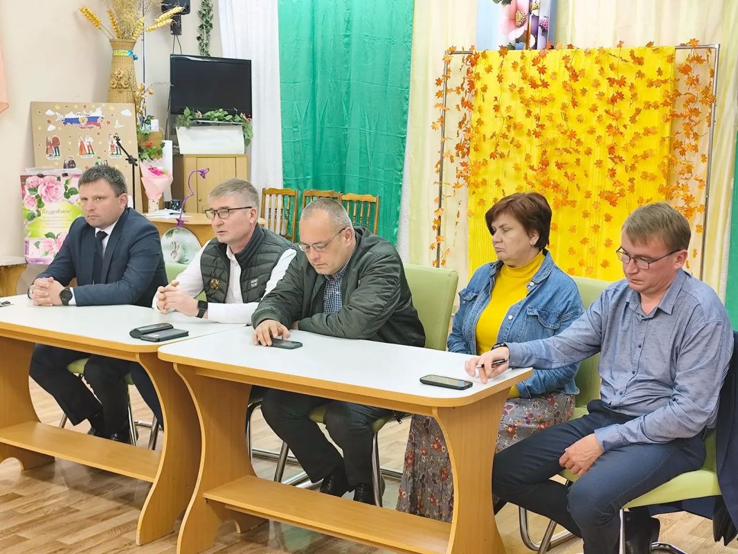 Микрорайон хоть и молодой, но проблемы здесь застарелые Микрорайон хоть и молодой, но проблемы здесь застарелые