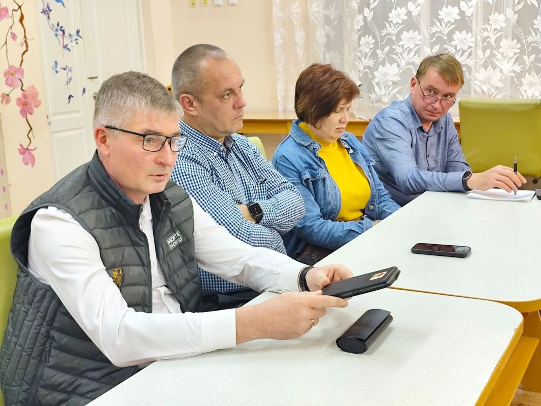 Микрорайон хоть и молодой, но проблемы здесь застарелые Микрорайон хоть и молодой, но проблемы здесь застарелые