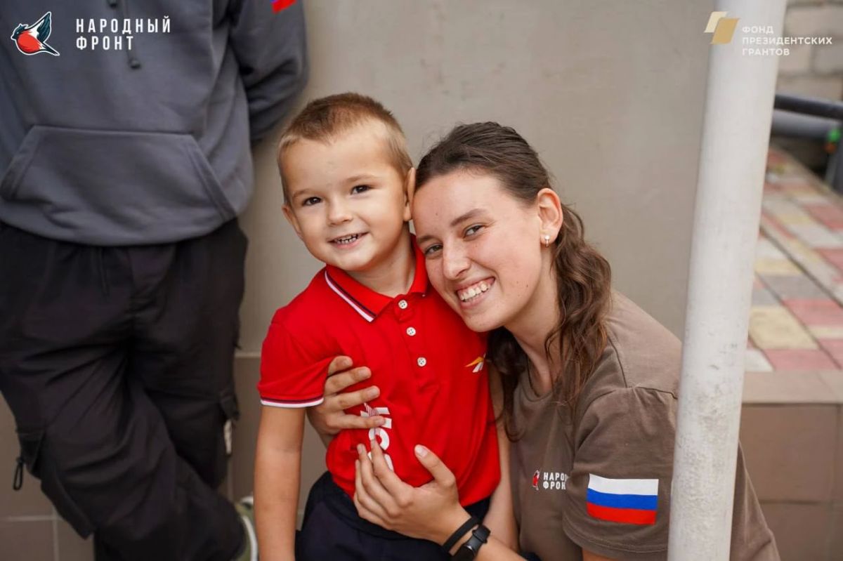 Помощь всегда рядом. Команда Молодёжки Народного фронта в городе Бердянск передала продуктовые наборы людям, наиболее нуждающимся в поддержке Помощь всегда рядом. Команда Молодёжки Народного фронта в городе Бердянск передала продуктовые наборы людям, наиболее нуждающимся в поддержке