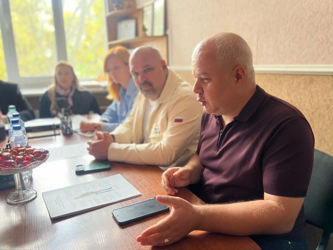Объединить опыт, чтобы работать с молодёжью эффективнее Объединить опыт, чтобы работать с молодёжью эффективнее